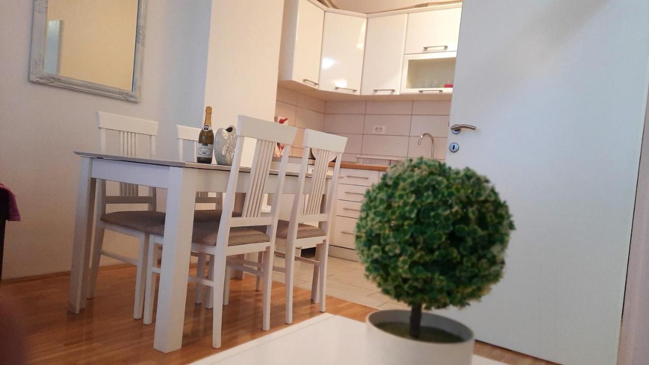 Apartment Nina Centar โมสตาร์ ภายนอก รูปภาพ
